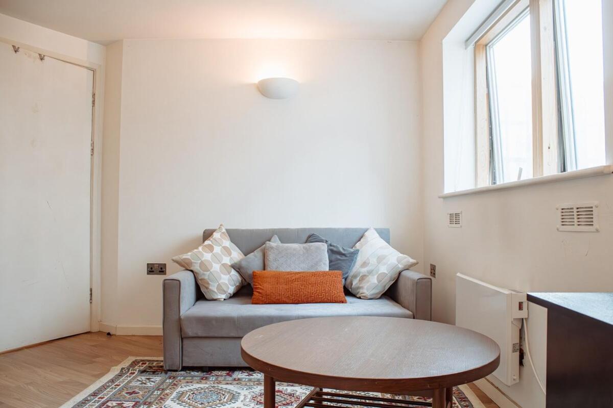 Modern 1-bedroom Flat In Centre